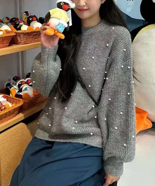 AsheKsha(アシクシャ)の「【新作】甘美なパールが散りばめられたニットセーター(ニット/セーター・レディース・ダークグレー・M)」の6枚目の写真
