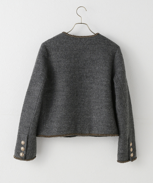 Spick & Span（スピックアンドスパン）の「《一部店舗+WEB限定》BERENICE. / べレニス VESTE COURTE FOURREE CHAINES（ノーカラージャケット・レディース・チャコールグレー・36）」の2枚目の写真