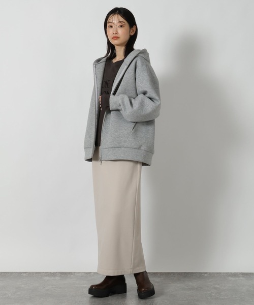 LAKOLE(ラコレ)の「スムースロゴ長袖T / 611699(Tシャツ/カットソー・レディース・チャコール/オフホワイト・FREE)」の4枚目の写真