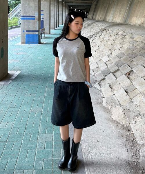 YALE(イェール)の「ウィメンズクロップラグランリンガーTシャツ_グレー(Tシャツ/カットソー・レディース・その他・SMALL/MEDIUM)」の9枚目の写真