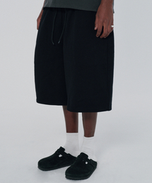 suade（スエード）の「WIDE SWEAT SHORTS [BLACK]（その他パンツ）」