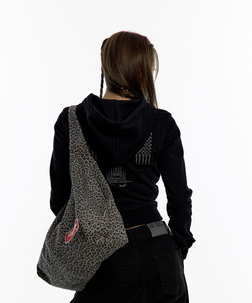 KASHIKO（カシコ）の「Leopard Print Shoulder Bag Blue Gray（ショルダーバッグ・レディース・その他・FREE）」の4枚目の写真
