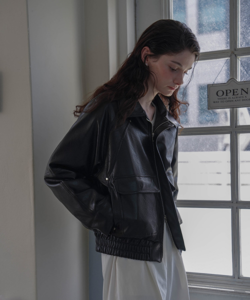 DEHEVE（デヘヴェ）の「Two-way Rivet Leather Jacket [Black]（その他アウター・レディース・ブラック・FREE）」の2枚目の写真