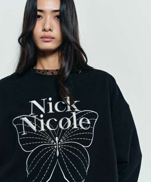 NICK&NICOLE(ニックアンドニコール)の「VOLUME BUTTERFLY SIGNATURE SWEATSHIRT_BLACK WHITE(スウェット・レディース・その他・FREE)」の3枚目の写真