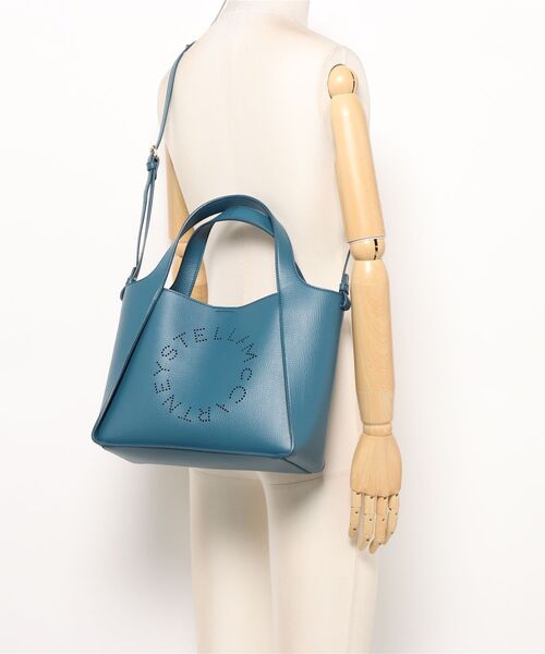 STELLA McCARTNEY(ステラマッカートニー)の「Logo Crossbody Tote Bag / ロゴ クロスボディ トートバッグ(トートバッグ・レディース・ブルー系その他・ONE SIZE)」の7枚目の写真