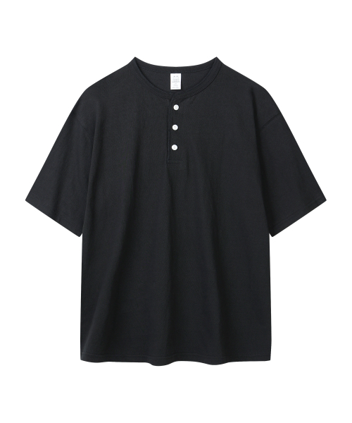YOUNEEDGARMENTS(ユーニーズガーメンツ)の「ヘンリーネック S/S Tシャツ (ブラック)(Tシャツ/カットソー・メンズ・その他・40/42)」の1枚目の写真