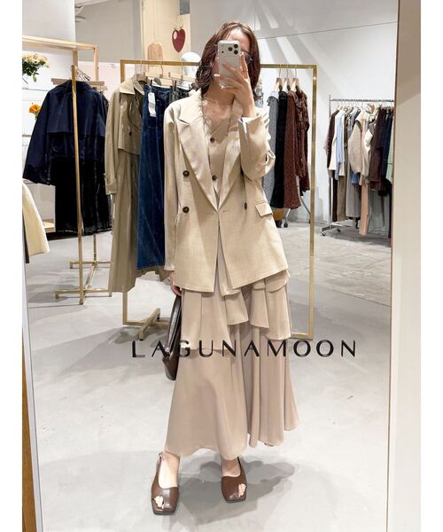 LAGUNAMOON（ラグナムーン）の「ティアードスカートドッキングベストワンピース【セットアップ対応】【夏服】【オフィスカジュアル】（ワンピース・レディース・ベージュ/グレー/ブラック/ピンク・MEDIUM/SMALL）」の19枚目の写真