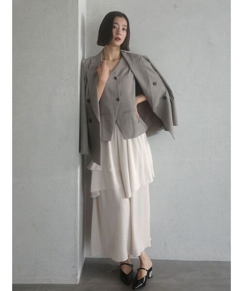 LAGUNAMOON(ラグナムーン)の「ティアードスカートドッキングベストワンピース(ワンピース・レディース・ベージュ/グレー/ブラック・MEDIUM/SMALL)」の4枚目の写真