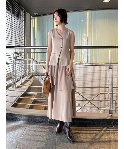 LAGUNAMOON(ラグナムーン)の「ティアードスカートドッキングベストワンピース(ワンピース・レディース・ベージュ/グレー/ブラック・MEDIUM/SMALL)」の15枚目の写真