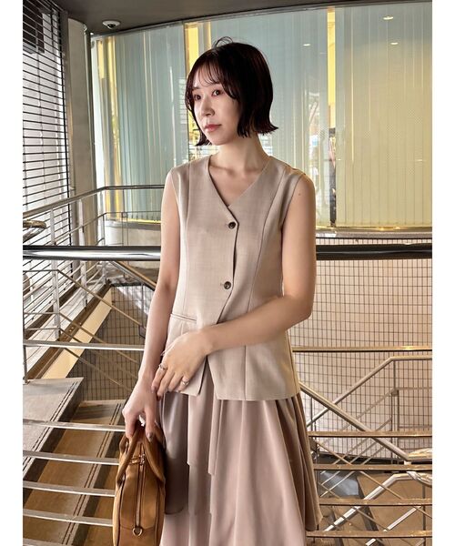 LAGUNAMOON(ラグナムーン)の「ティアードスカートドッキングベストワンピース(ワンピース・レディース・ベージュ/グレー/ブラック・MEDIUM/SMALL)」の16枚目の写真