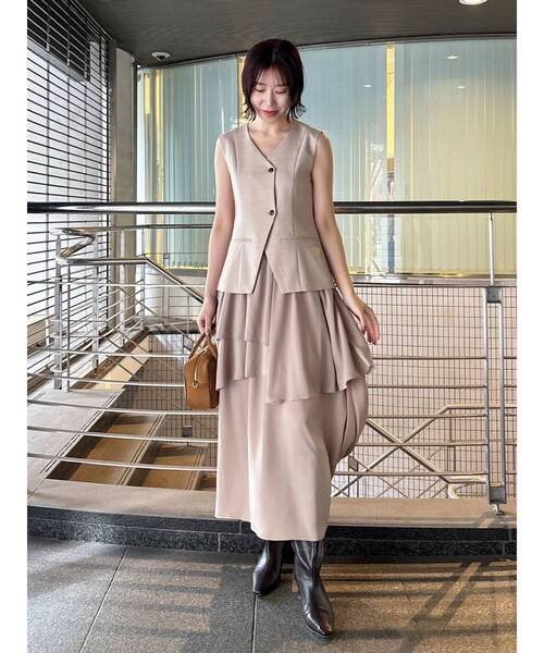 LAGUNAMOON(ラグナムーン)の「ティアードスカートドッキングベストワンピース(ワンピース・レディース・ベージュ/グレー/ブラック・MEDIUM/SMALL)」の17枚目の写真