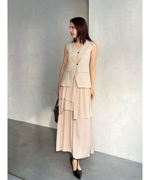 LAGUNAMOON(ラグナムーン)の「ティアードスカートドッキングベストワンピース【セットアップ対応】【夏服】【オフィスカジュアル】(ワンピース・レディース・ベージュ/グレー/ブラック/ピンク・MEDIUM/SMALL)」の17枚目の写真