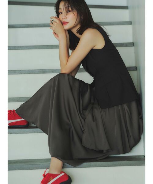 LAGUNAMOON（ラグナムーン）の「ティアードスカートドッキングベストワンピース【セットアップ対応】【夏服】【オフィスカジュアル】（ワンピース・レディース・ベージュ/グレー/ブラック/ピンク・MEDIUM/SMALL）」の2枚目の写真