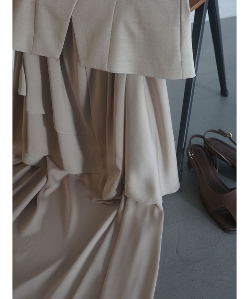 LAGUNAMOON（ラグナムーン）の「ティアードスカートドッキングベストワンピース セットアップ（ワンピース・レディース・ベージュ/グレー/ブラック・MEDIUM/SMALL）」の6枚目の写真