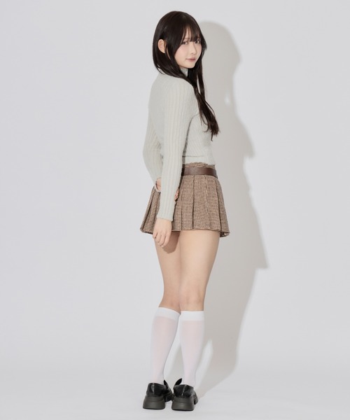 ALLuRing ChaRm(アリュリングチャーム)の「Houndstooth Check Pleated Mini Skirt / 千鳥格子チェックプリーツミニスカート ベルト付き(スカート・レディース・ホワイト×ブラック/ブラウン・S/M)」の12枚目の写真