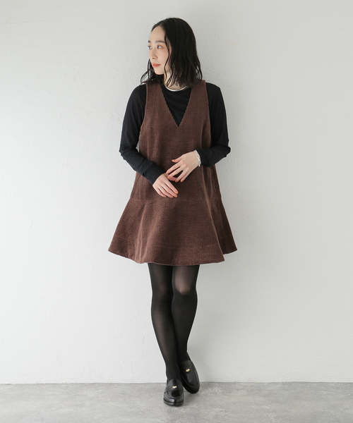 GANNI（ガニー）の「【GANNI/ガニー】 Seersucker Corduroy V-neck Mini Dr（ワンピース・レディース・ブラウン・36）」の2枚目の写真