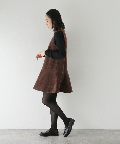 GANNI（ガニー）の「【GANNI/ガニー】 Seersucker Corduroy V-neck Mini Dr（ワンピース・レディース・ブラウン・36）」の3枚目の写真