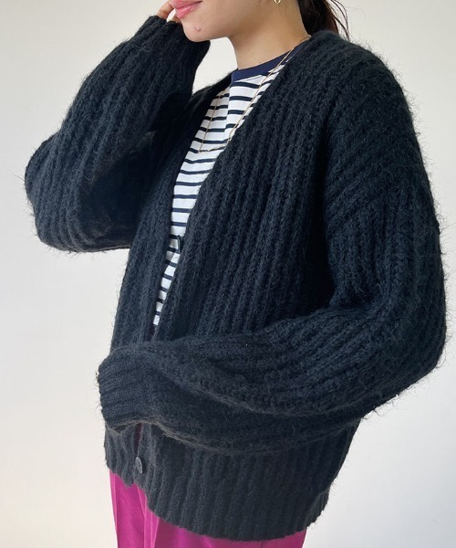 Mac-House(マックハウス)の「畦編みVネックパフスリーブカーディガン(カーディガン/ボレロ・レディース・ブラック/ホワイト/グリーン/イエロー・FREE)」の2枚目の写真