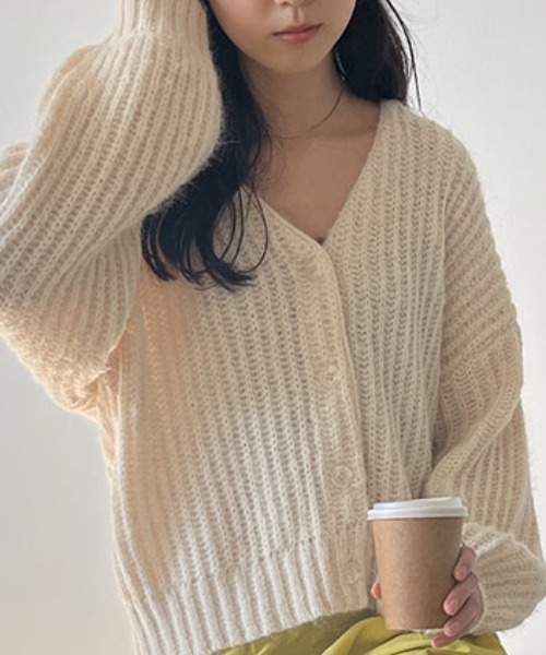 Mac-House(マックハウス)の「畦編みVネックパフスリーブカーディガン(カーディガン/ボレロ・レディース・ブラック/ホワイト/グリーン/イエロー・FREE)」の7枚目の写真