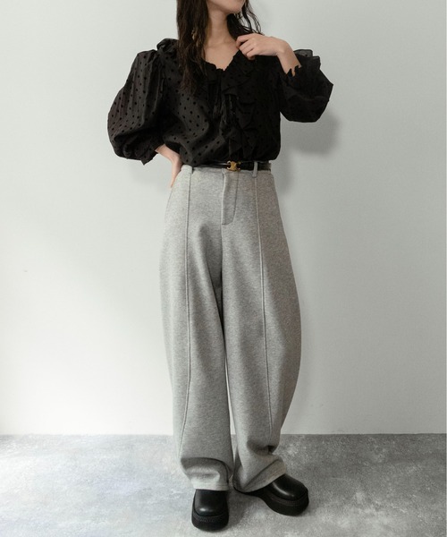 on:nue（オンニュ）の「【on:nue】[着用動画あり！] フロッキードットフリルブラウス /2026 SS COLLECTION（シャツ/ブラウス・レディース・アイボリー/ブラック・FREE）」の14枚目の写真