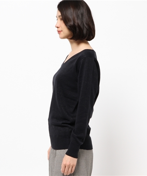 Discoat Parisien（ディスコートパリシアン）の「ラメVネックプルオーバー（ニット/セーター・レディース・ロイヤルブルー/ネイビー/アイボリー/モカ・LARGE/SMALL/MEDIUM）」の6枚目の写真