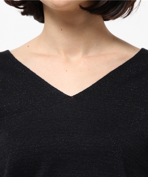 Discoat Parisien（ディスコートパリシアン）の「ラメVネックプルオーバー（ニット/セーター・レディース・ロイヤルブルー/ネイビー/アイボリー/モカ・LARGE/SMALL/MEDIUM）」の8枚目の写真