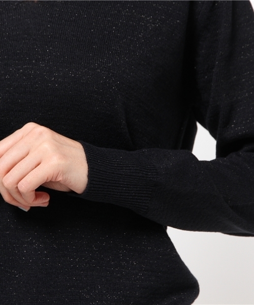 Discoat Parisien（ディスコートパリシアン）の「ラメVネックプルオーバー（ニット/セーター・レディース・ロイヤルブルー/ネイビー/アイボリー/モカ・LARGE/SMALL/MEDIUM）」の9枚目の写真