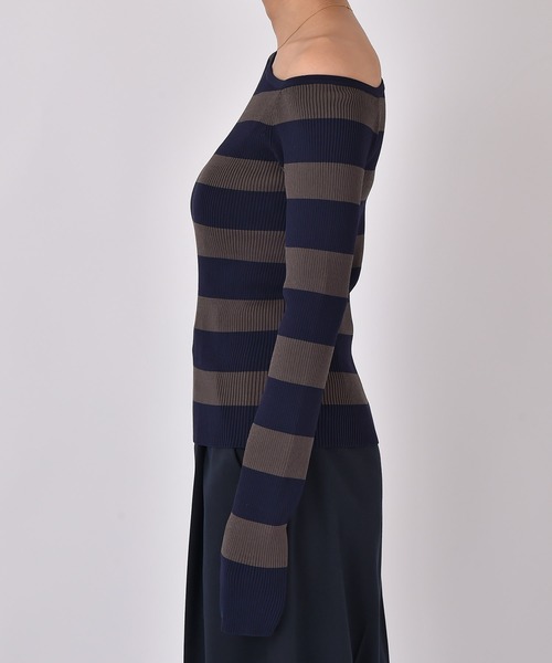 AKTE（アクテ）の「ワンショルダーニットプルオーバー（ニット/セーター・レディース・ネイビー系/ブラック・FREE）」の5枚目の写真