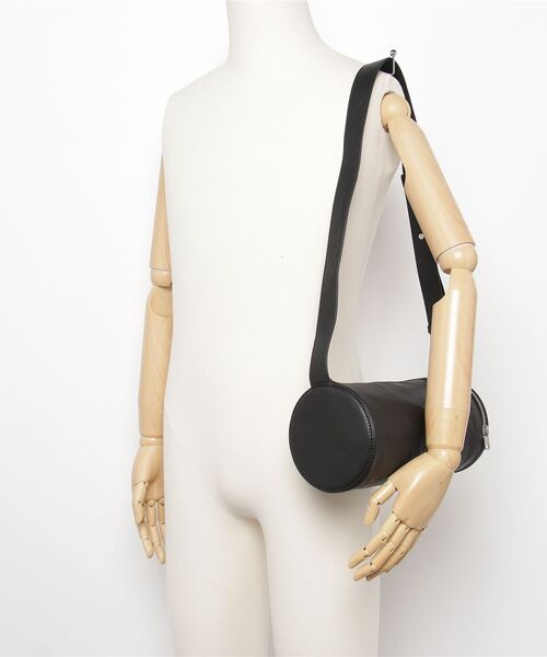 Y-3(ワイスリー)の「Y-3 LEATHER BARREL BAG(ボストンバッグ・メンズ・ブラック・ONE SIZE)」の7枚目の写真