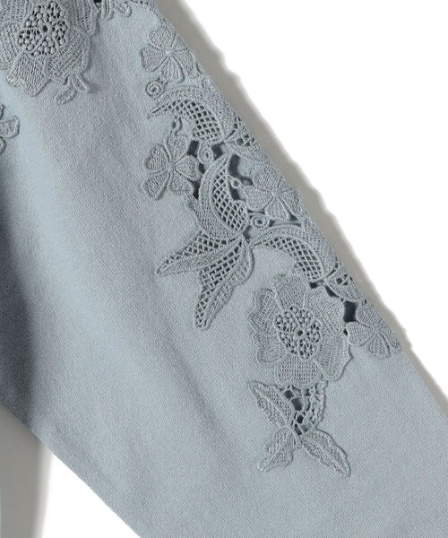 SHIPS（シップス）の「【WEB限定】〈手洗い可能〉ショルダー レース コンビ ニット プルオーバー（ニット/セーター・レディース・オフホワイト/ライトブルー/ネイビー・ONE SIZE）」の22枚目の写真