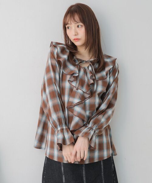 RETRO GIRL(レトロガール)の「BIGフリルカラーBL(シャツ/ブラウス・レディース・ブラック系その他2/ブラウン系その他2/ホワイト・FREE)」の7枚目の写真
