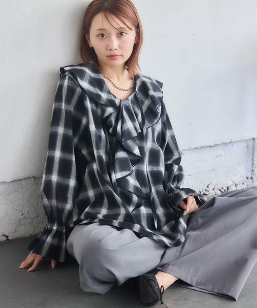 RETRO GIRL(レトロガール)の「BIGフリルカラーBL(シャツ/ブラウス・レディース・ブラック系その他2/ブラウン系その他2/ホワイト・FREE)」の21枚目の写真