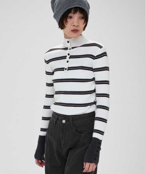 full/fill.(フルフィル)の「front button border knit tops / フロントボタンボーダーニットトップス(ニット/セーター・レディース・グレー/ホワイト・FREE)」の2枚目の写真