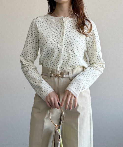 mysty woman(ミスティウーマン)の「サーマル小花カットソーLS 659807(Tシャツ/カットソー・レディース・オフホワイト/グレー・FREE)」の19枚目の写真