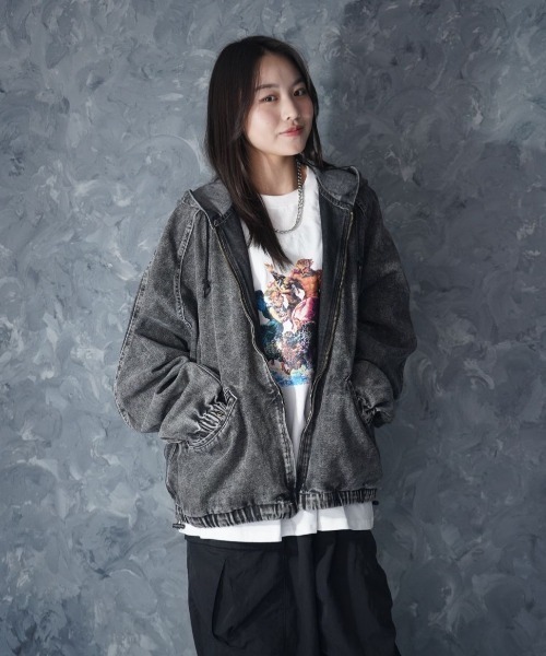 NOIZY（ノイジー）の「Vintage like denim hoodie / ヴィンテージライク ハードウォッシュ デニム ジップパーカー（デニムジャケット・メンズ・ブラック/サックスブルー・MEDIUM/LARGE）」の8枚目の写真