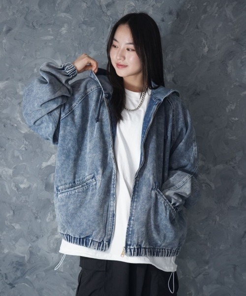 NOIZY（ノイジー）の「Vintage like denim hoodie / ヴィンテージライク ハードウォッシュ デニム ジップパーカー（デニムジャケット・メンズ・ブラック/サックスブルー・MEDIUM/LARGE）」の14枚目の写真