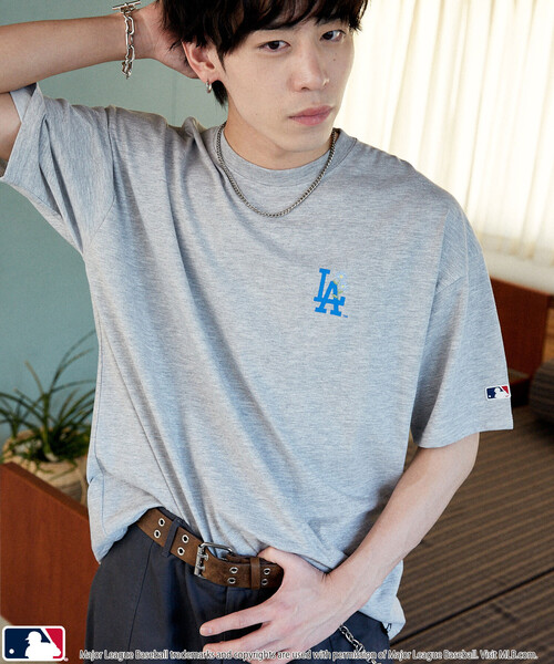 PUBLUX(パブリュクス)の「PUBLUX/パブリュクス <機能性素材>別注MLB ワンポイント フラワー刺繍 Tシャツ 限定展開(Tシャツ/カットソー・メンズ・ネイビー/グレー/ピンク/ブラウン/ライトグレー/ホワイト・L/M/フリ-/LARGE)」の19枚目の写真