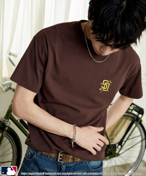 PUBLUX(パブリュクス)の「PUBLUX/パブリュクス <機能性素材>別注MLB ワンポイント フラワー刺繍 Tシャツ 限定展開(Tシャツ/カットソー・メンズ・ネイビー/グレー/ピンク/ブラウン/ライトグレー/ホワイト・L/M/フリ-/LARGE)」の16枚目の写真