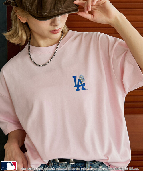 PUBLUX(パブリュクス)の「PUBLUX/パブリュクス <機能性素材>別注MLB ワンポイント フラワー刺繍 Tシャツ 限定展開(Tシャツ/カットソー・メンズ・ネイビー/グレー/ピンク/ブラウン/ライトグレー/ホワイト・L/M/フリ-/LARGE)」の6枚目の写真