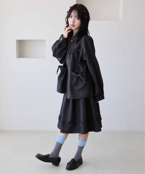 kutir（クティール）の「【セットアップ着用可能】アソートリボンフリルジャケット（ブルゾン・レディース・ブラック/ブルー/グレー・FREE）」の4枚目の写真