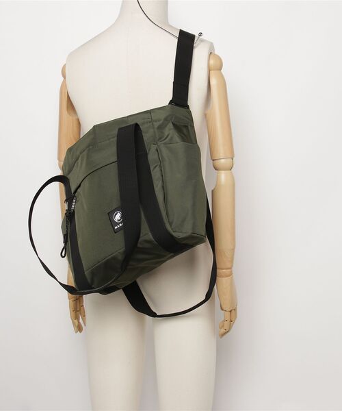 Mammut(マムート)の「エクセロン 2.0 トートバッグ ジャパンエクスクルーシブ ミドル / Xeron 2.0 Tote Bag JE Middle(トートバッグ・メンズ・カーキ・14L)」の5枚目の写真