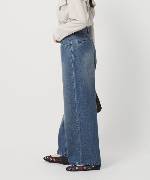 BEAUTY&YOUTH UNITED ARROWS(ビューティーアンドユースユナイテッドアローズ)の「【WEB限定】タックワイド デニムパンツ(デニムパンツ・レディース・グレー系/ネイビー・S/L/M)」の4枚目の写真