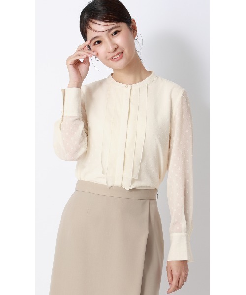 AOYAMA（アオヤマ）の「表面感のあるカットジャガード生地 バンドカラーカットジャガードブラウス（シャツ/ブラウス・レディース・サックスブルー/クリーム・L/M/S）」の2枚目の写真