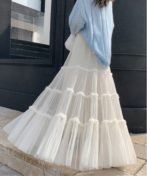 &soiree(アンドソワレ)の「チュールフレアティアードスカート(スカート・レディース・ベージュ/ホワイト・LARGE/MEDIUM/SMALL)」の5枚目の写真