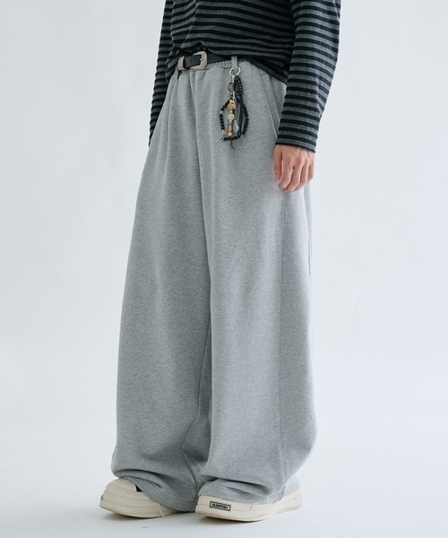 EPNK（イーピーエヌケー）の「Seam curve sweat pants / シームカーブ