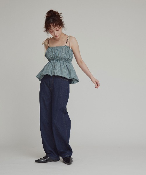 W:Huku(フーク)の「アシンメトリー カーヴィー バレルレッグ デニムパンツ / Asymmetrical Curvy Denim Pants(デニムパンツ・レディース・ブルー系その他2/ブルー系その他・S)」の10枚目の写真