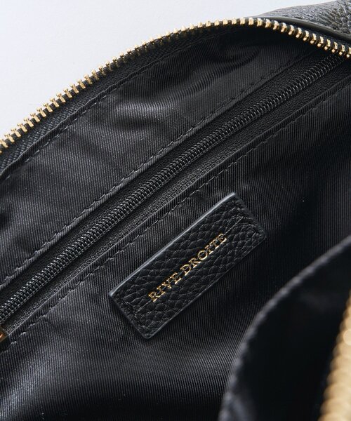 RIVE DROITE（リヴドロワ）の「予約【インフルエンサーSHIHO企画】マルチWAYレザーバッグ（ショルダーバッグ・レディース・ブラック/グレイッシュベージュ/ゴールド・FREE）」の8枚目の写真