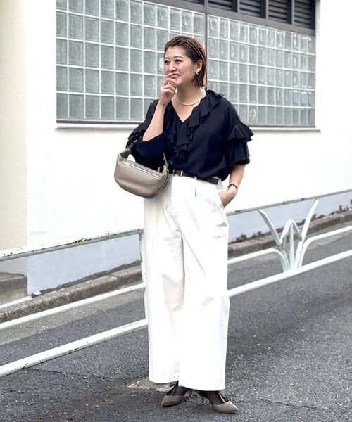 RIVE DROITE（リヴドロワ）の「予約【インフルエンサーSHIHO企画】マルチWAYレザーバッグ（ショルダーバッグ・レディース・ブラック/グレイッシュベージュ/ゴールド・FREE）」の12枚目の写真