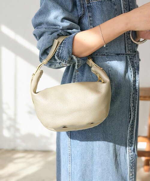 RIVE DROITE（リヴドロワ）の「予約【インフルエンサーSHIHO企画】マルチWAYレザーバッグ（ショルダーバッグ・レディース・ブラック/グレイッシュベージュ/ゴールド・FREE）」の22枚目の写真