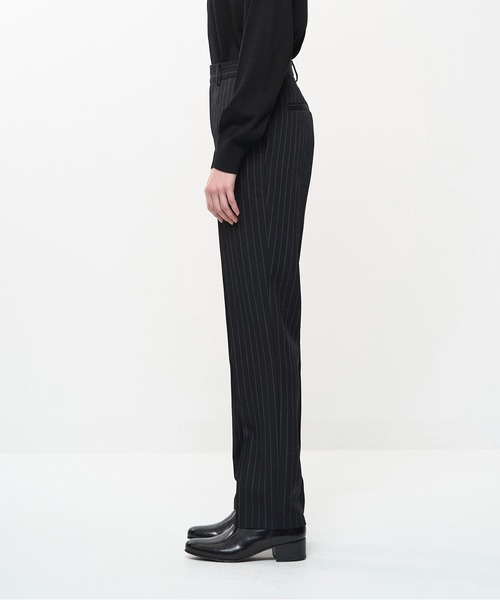 Juha(ユハ)の「EASED NARROW SLACKS(スラックス・メンズ・チェック/ストライプ/ブラック・4/3/2)」の7枚目の写真